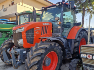 Trattore Kubota M7151 usato