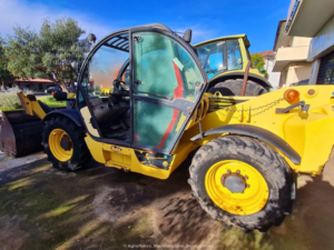 sollevatore telescopico New Holland LM1345 usato